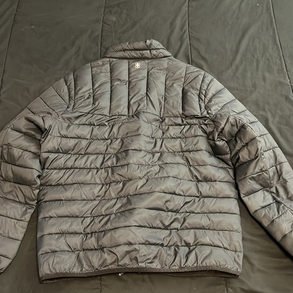 Swiss Tech: Puffer Jacket - Picture 3 of 3